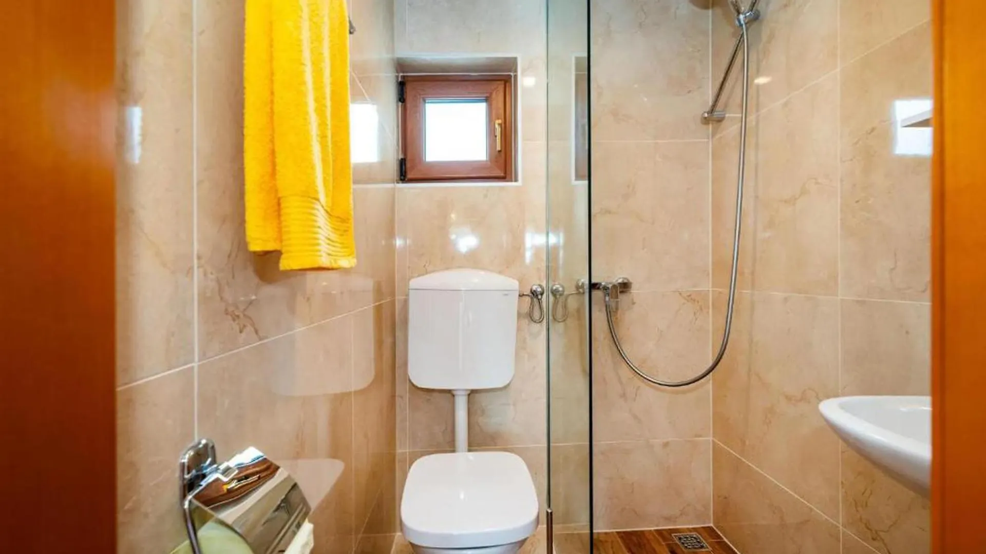 3 Bedroom Gorgeous Apartment In Seline