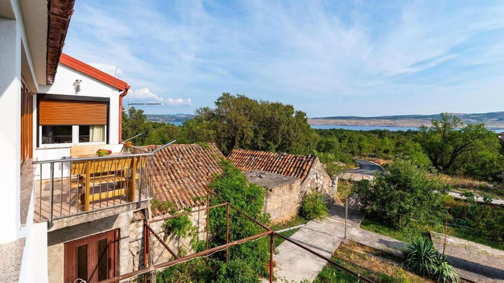 3 Bedroom Gorgeous Apartment In Seline
