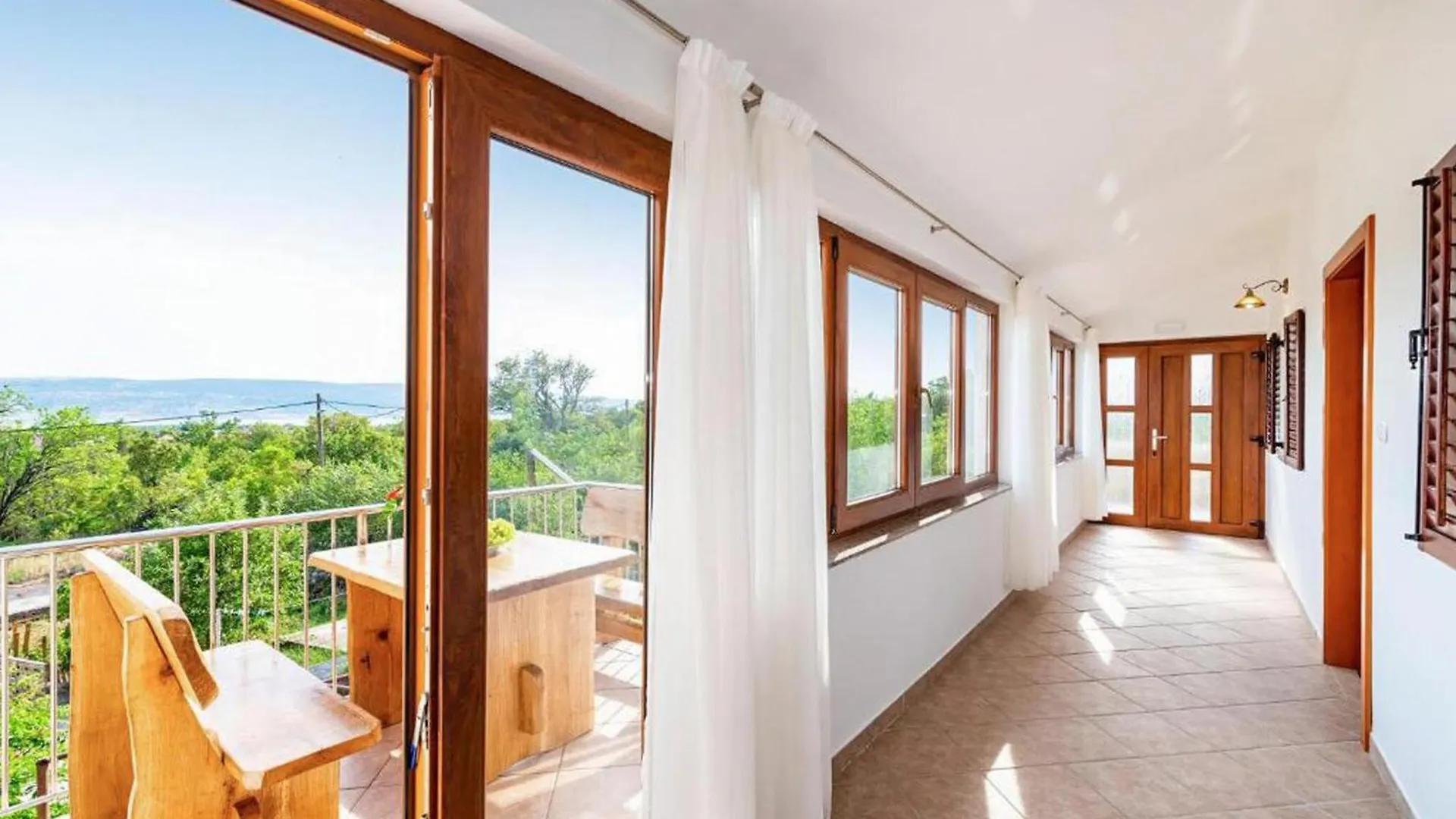 3 Bedroom Gorgeous Apartment In Seline
